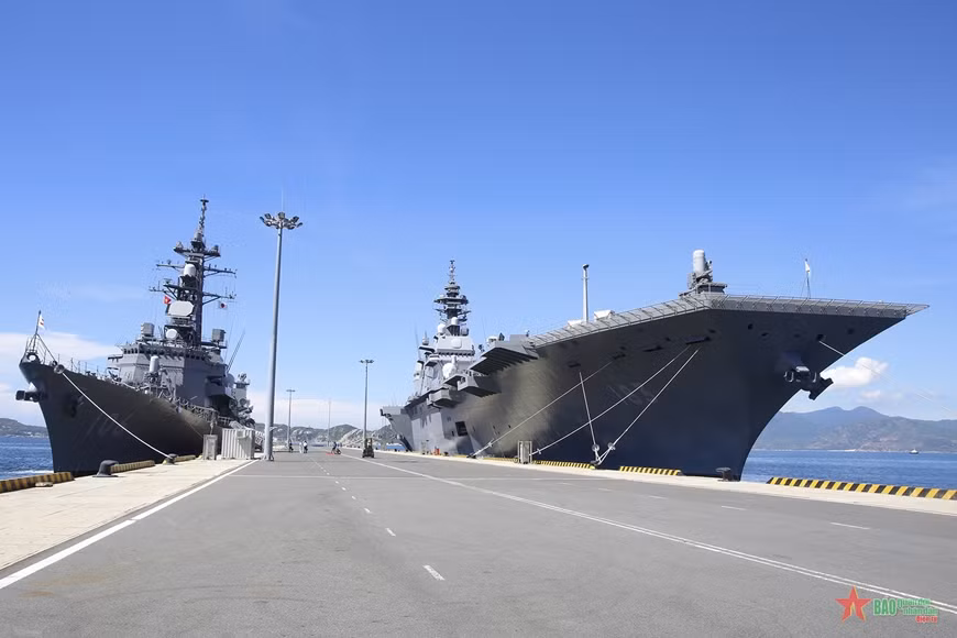 Destructores de fuerza de autodefensa marítima de Japón visitan Vietnam ảnh 1