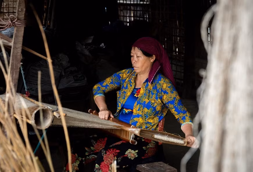 Preservan tejido único de lino de la minoría etnica Mong en Ha Giang ảnh 1