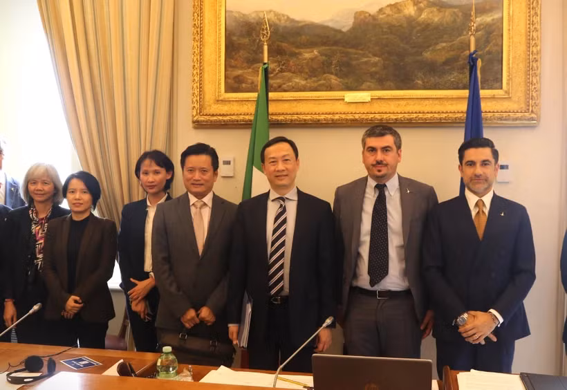 Vietnam comparte conocimientos estratégicos sobre Indo-Pacífico con Italia ảnh 1