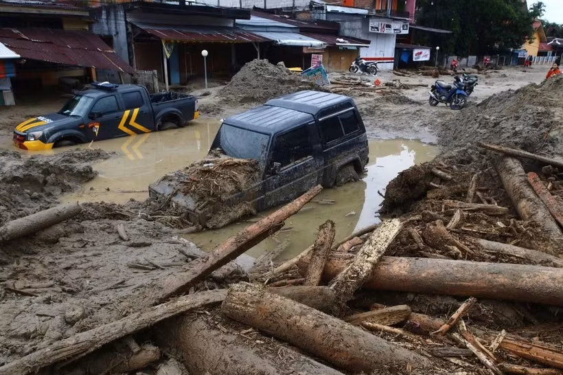 Indonesia: 18 muertos por un deslizamiento de tierra en Sulawesi del Sur ảnh 1