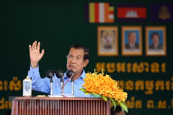 Premier de Camboya se reúne con líderes de partidos políticos después de ganar elecciones ảnh 1