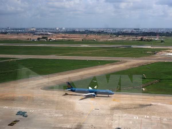 Extenderán aeropuerto internacional Tan Son Nhat hacia el Norte y el Sur ảnh 1