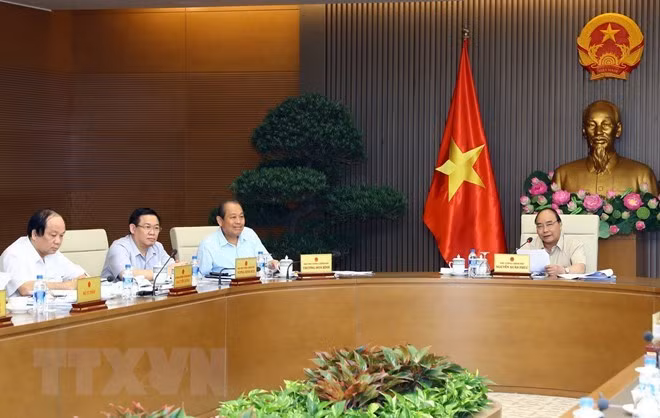 Comité permanente del gobierno de Vietnam discute situación socioeconómica ảnh 1