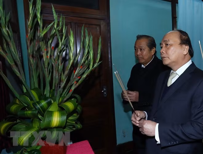 Rinden homenaje al Presidente Ho Chi Minh por Día Nacional de Vietnam ảnh 1
