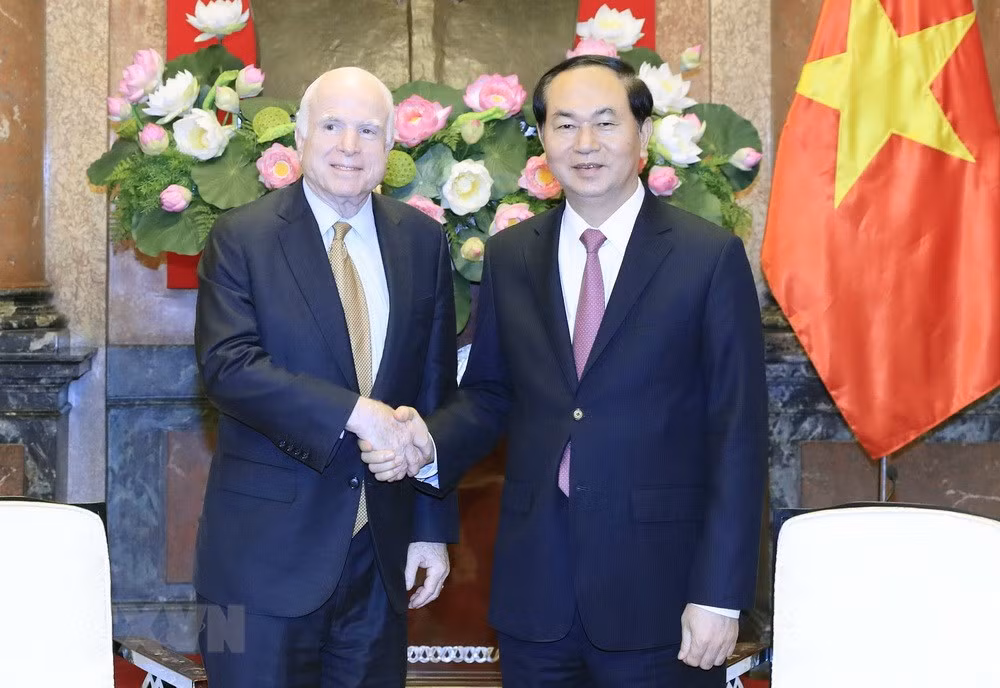 Senador McCain tiene posición especial en la historia de nexos Vietnam – EE.UU., afirma embajador ảnh 1