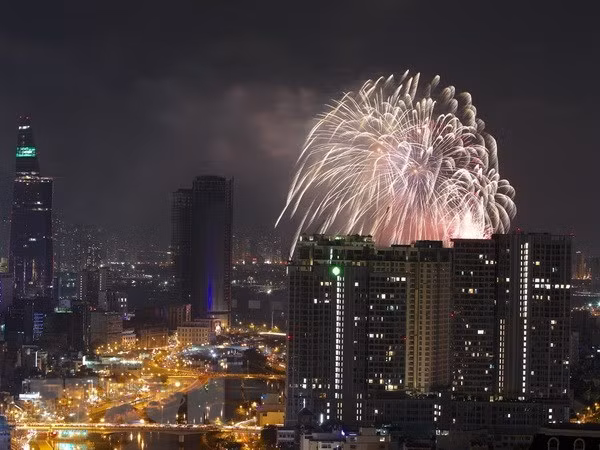 Fuegos artificiales iluminarán cielo de Ciudad Ho Chi Minh en la noche de Independencia ảnh 1