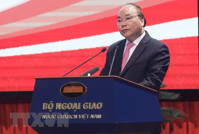 Premier de Vietnam insta al sector diplomático a adoptar medidas flexibles para lograr objetivo fijo ảnh 1
