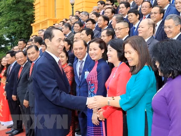 Presidente elogia aportes de jefes de misiones diplomáticas de Vietnam en el exterior ảnh 1