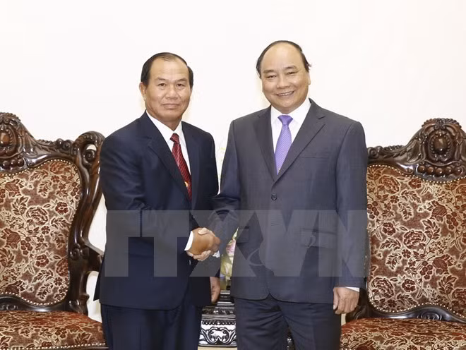 Premier vietnamita respalda cooperación jurídica con Laos ảnh 1