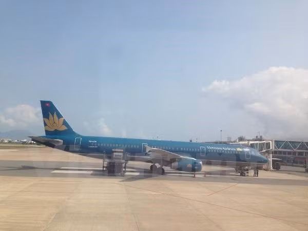 Inauguran nueva ruta que enlaza la ciudad vietnamita de Vinh con Bangkok ảnh 1