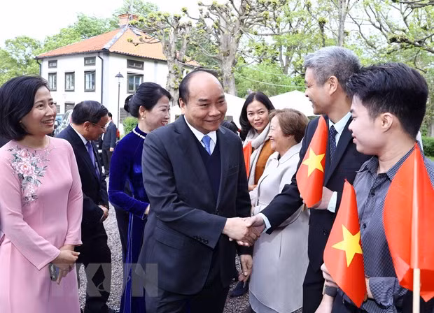 Se reunió primer ministro de Vietnam con coterráneos residentes en Suecia ảnh 1