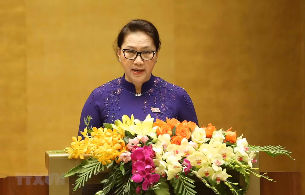 Propone máxima legisladora vietnamita impulsar reestructuración de la economía nacional ảnh 1