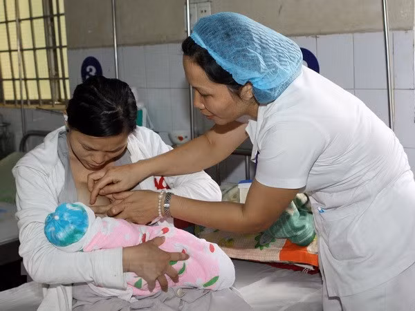 Promueven hospitales vietnamitas la lactancia materna ảnh 1