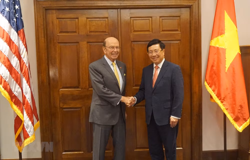 Vietnam y EE.UU. promueven cooperación económica y defensa ảnh 1