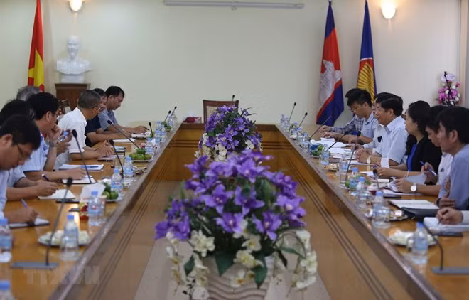 Obsequian a vietnamitas residentes en Camboya ảnh 1