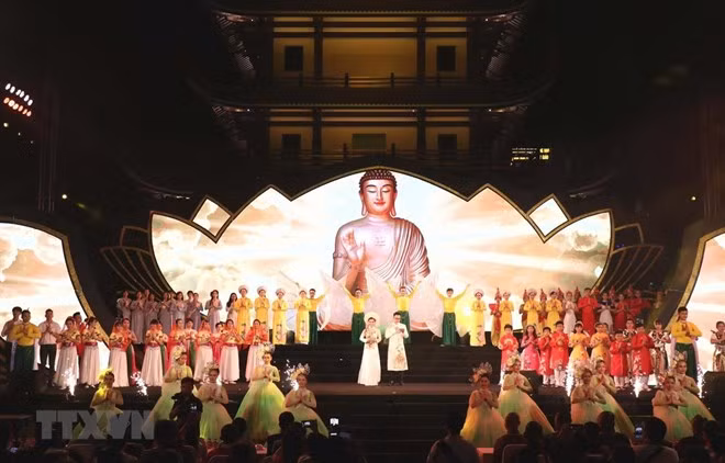 Celebran en Ciudad Ho Chi Minh velada en ocasión del Día de Vesak ảnh 1