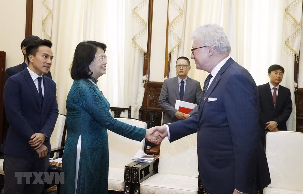  Recibió la vicepresidenta de Vietnam al gobernador del estado australiano de Queesland ảnh 1