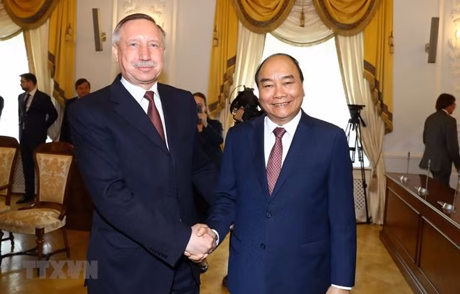 Primer ministro vietnamita Nguyen Xuan Phuc visita San Petersburgo ảnh 1