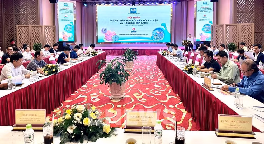 Empresas vietnamitas de fertilizantes aplican tecnologías modernas para reducir emisiones ảnh 1