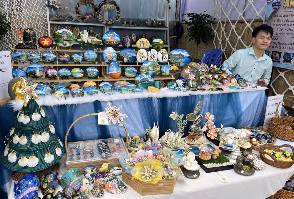 Provincia de Ba Ria-Vung Tau atrae a turistas con festivales culturales y turísticos típicos ảnh 2