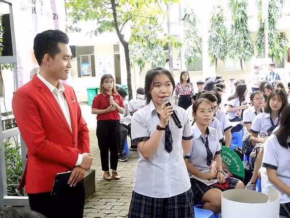 Destacan en Vietnam importancia de la orientación profesional para estudiantes preuniversitarios ảnh 1