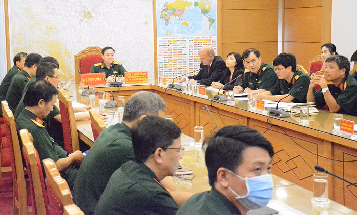 Medicina militar de Vietnam y Sudáfrica amplían cooperación en combate contra el COVID-19 ảnh 1