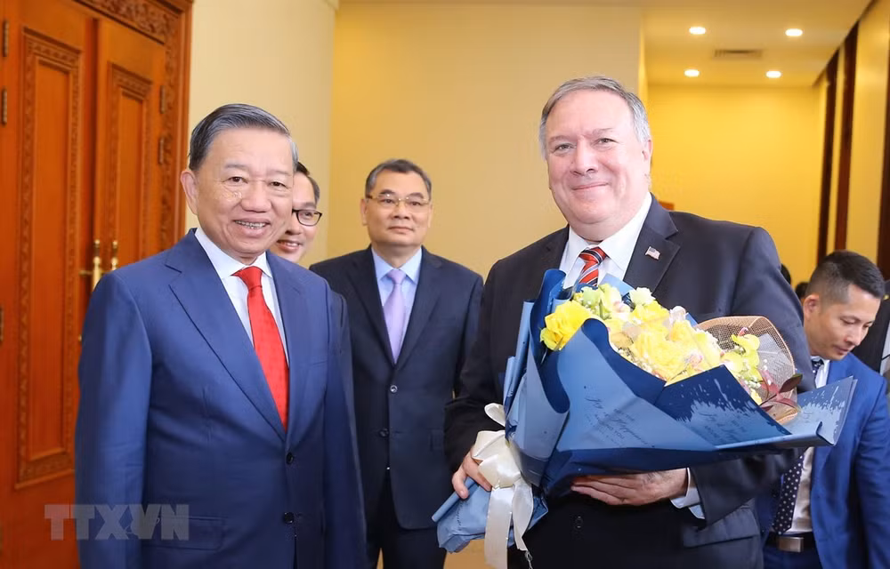 Estados Unidos da dos millones de dólares para aliviar secuelas de desastres en Vietnam ảnh 1