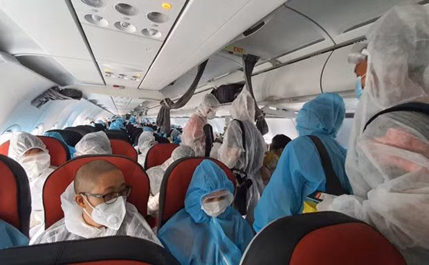 COVID-19: Regresan a casa ciudadanos vietnamitas varados en Japón y Myanmar ảnh 1