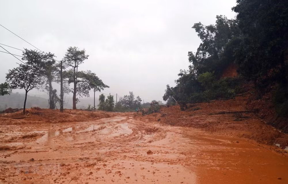Logran acceso a escenario de deslave grave en Vietnam ảnh 1 Logran acceso a escenario de deslave grave en Vietnam ảnh 1
