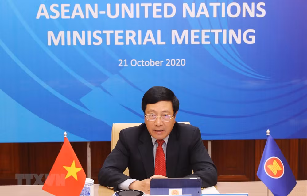 Canciller de Malasia propone reanudar vuelos directos a Vietnam ảnh 1