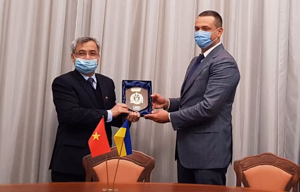 Promueven cooperación técnica militar entre Vietnam-Ucrania ảnh 1