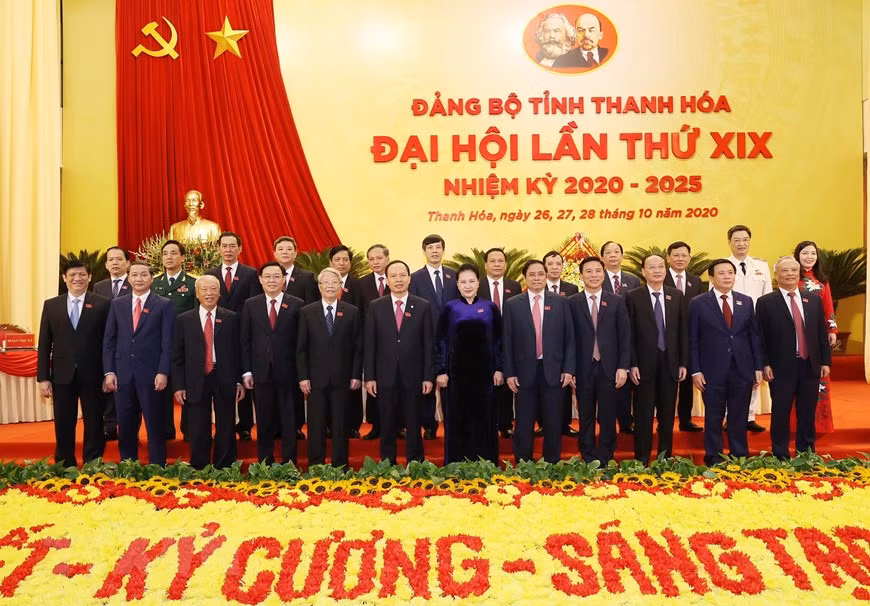 Presidenta del Parlamento vietnamita propone tareas para comité partidista en Thanh Hoa ảnh 1