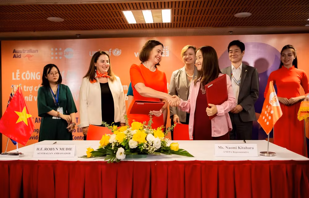 Lanzan en Vietnam programa de protección a mujeres y niños en medio de pandemia ảnh 1