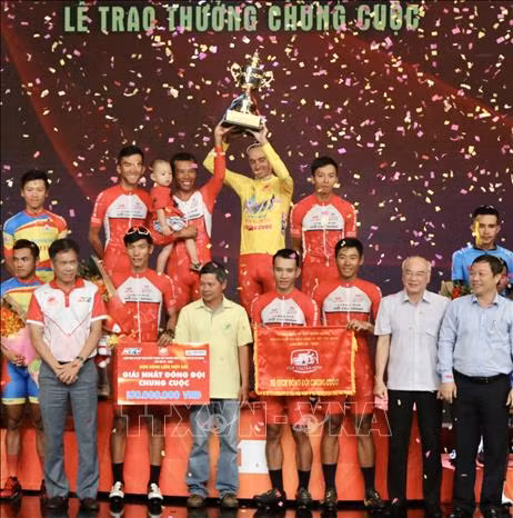 Concluye en Vietnam torneo nacional de ciclismo 2020 ảnh 1