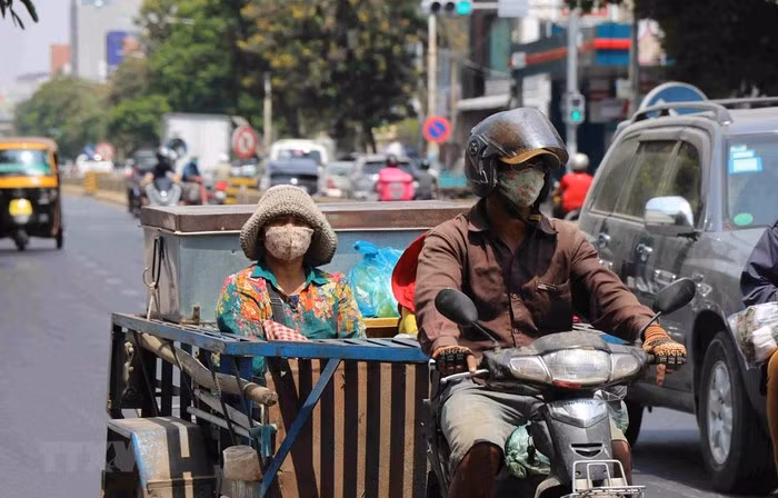 Camboya apoya a personas afectadas por el COVID-19 ảnh 1