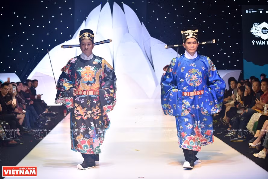 Vitalidad de trajes antiguos vietnamitas ảnh 2