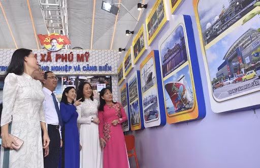 Inauguran exposición sobre Partido Comunista de Vietnam en provincia sureña de Ba Ria - Vung Tau ảnh 1 Inauguran exposición sobre Partido Comunista de Vietnam en provincia sureña de Ba Ria - Vung Tau ảnh 1