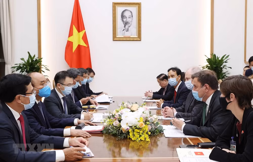Premier de Vietnam respalda cooperación energética con Reino Unido ảnh 1