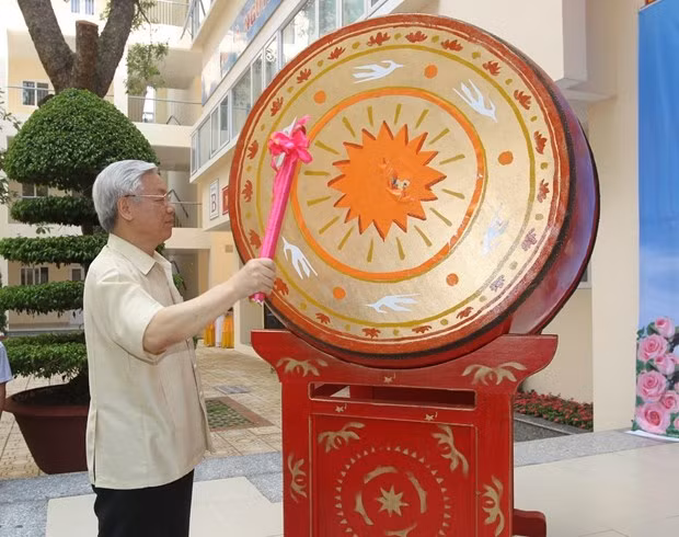Presidente de Vietnam felicita a los niños por Fiesta del Medio Otoño ảnh 1