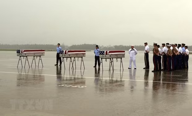 Efectúan ceremonia de repatriación de restos de militares estadounidenses ảnh 1