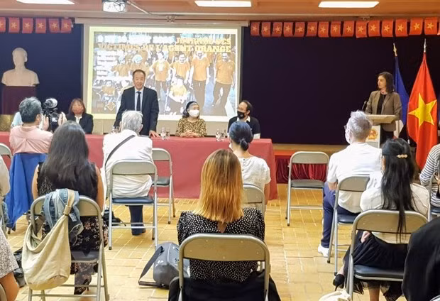 Encuentro de jóvenes franceses de origen vietnamita por justicia para víctimas de dioxina ảnh 1