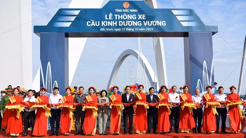Inauguran puente de arco de acero más alto de Vietnam ảnh 1