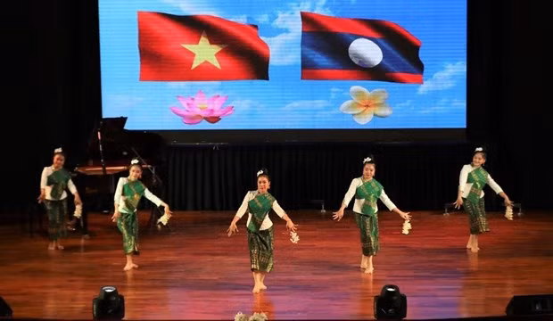 Celebrarán la Semana de Cultura y Turismo del Noroeste y Ciudad Ho Chi Minh por primera vez en Laos ảnh 1