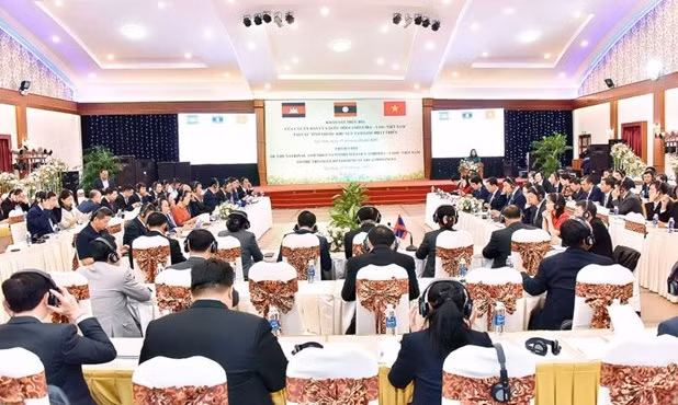 Promueven conexión económica entre Vietnam, Laos y Camboya hacia desarrollo sostenible&nbsp;&nbsp; ảnh 1