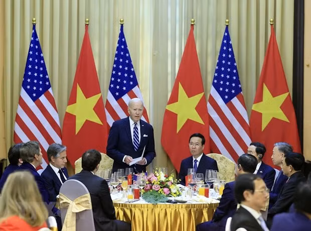 Nikkei Asia: Visita de Biden a Vietnam genera nueva ola de interés en la inversión ảnh 1