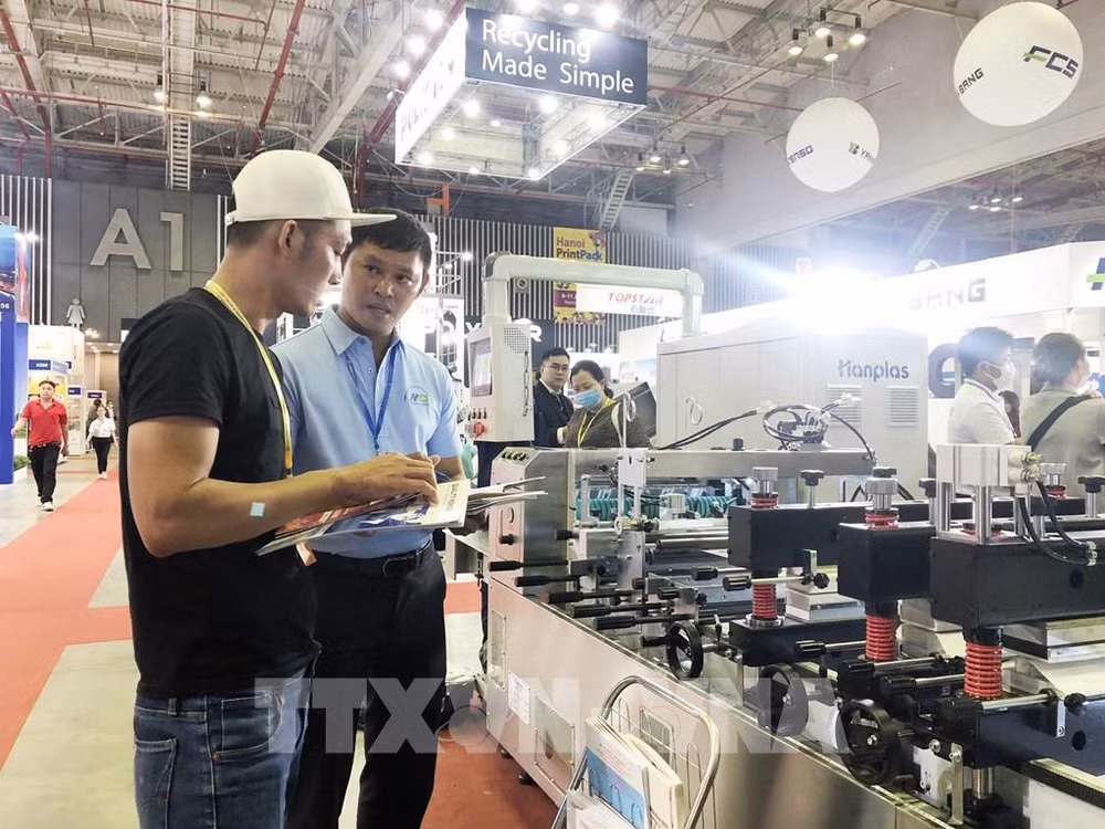 Inauguran Exposición Internacional de industrias del Plástico y Caucho de Vietnam ảnh 1
