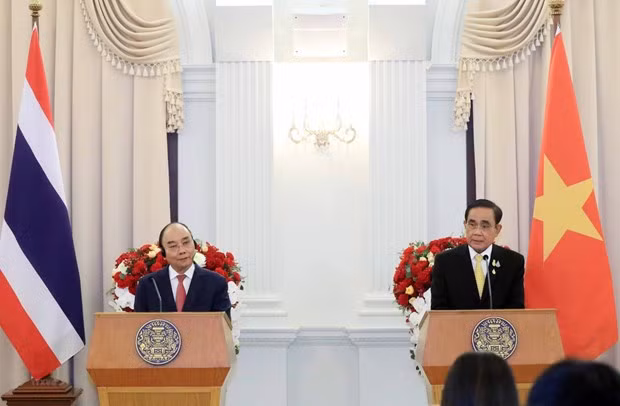 Presidente vietnamita y premier tailandés copresiden conferencia de prensa ảnh 1