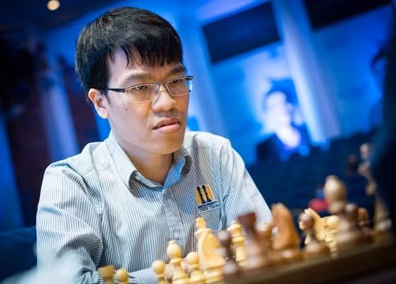 Ajedrecista vietnamita Le Quang Liem ocupa tercer lugar en Champions Chess Tour ảnh 1