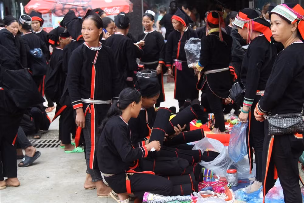 Colores culturales del mercado de Bao Lac en Cao Bang ảnh 4