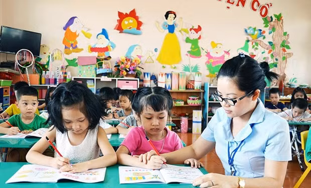 Instituciones educativas vietnamitas integrarán derechos humanos en su currículo para 2025 ảnh 1